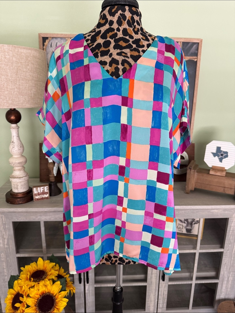 NWT  Emily Wonder Vibrant Multi-Color Checkered V-Neck Women's Top Sz XL
